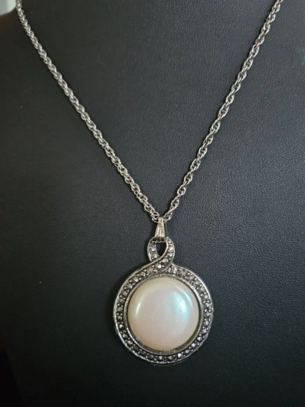 AVON Art Deco Marcasite Faux Pearl Pendant Reversible Necklace & Earring Set